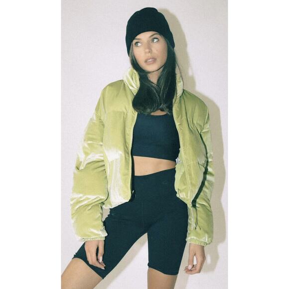 Fabletics Wander Velour Neon Green Cropped Puffer Jacket Women's Size XL Blogger - Picture 1 of 11